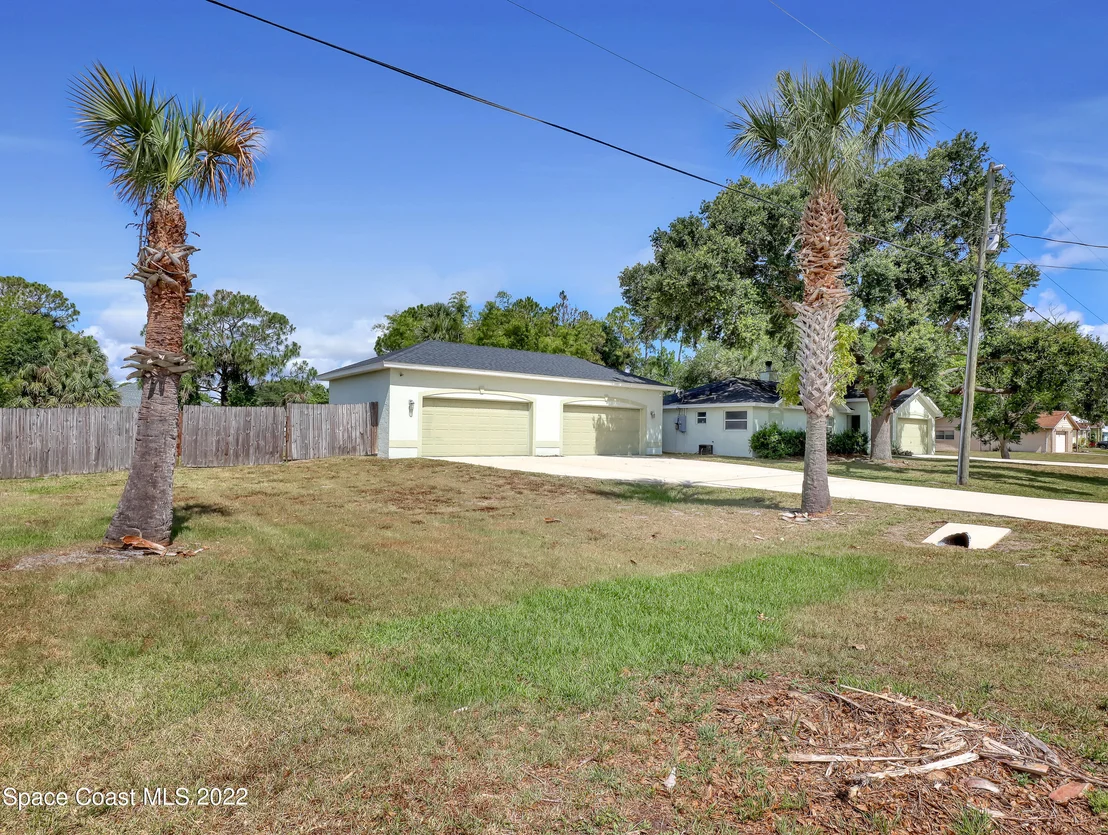 Photo of 6280 Golfview Avenue