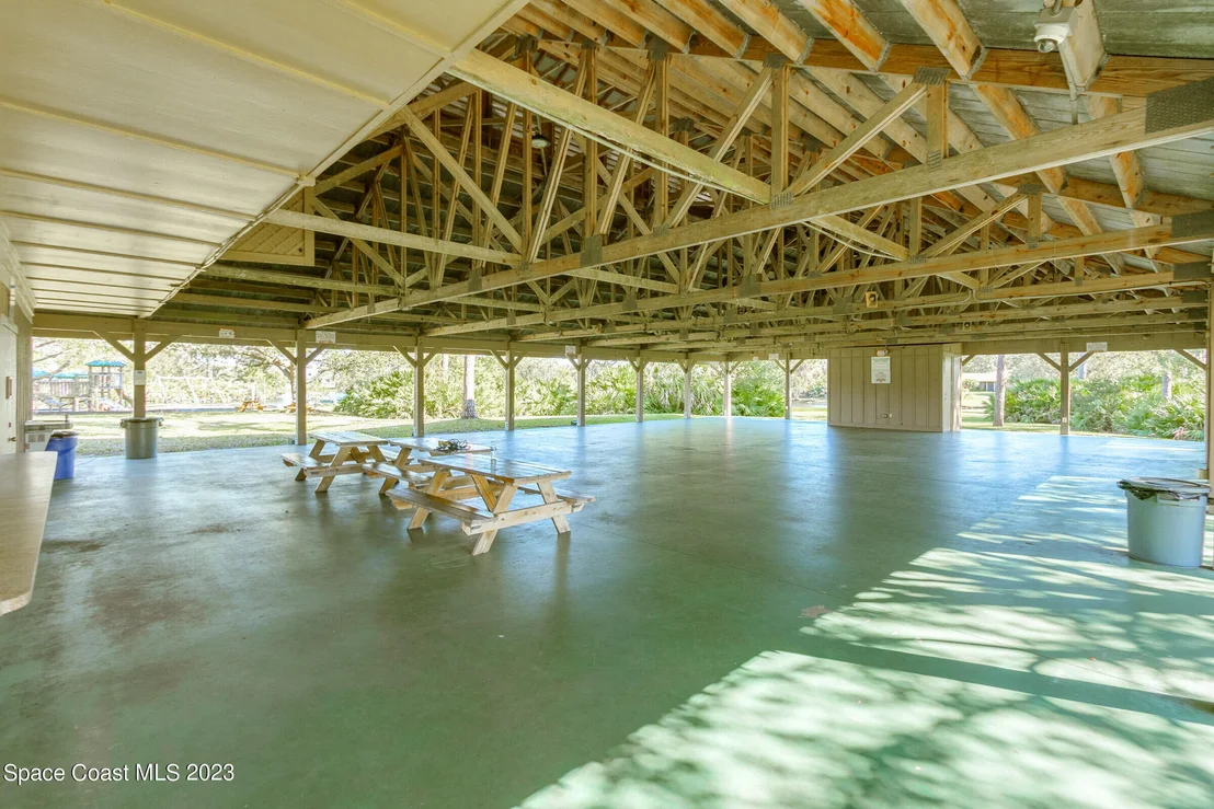 Photo of 4363 Long Lake Road