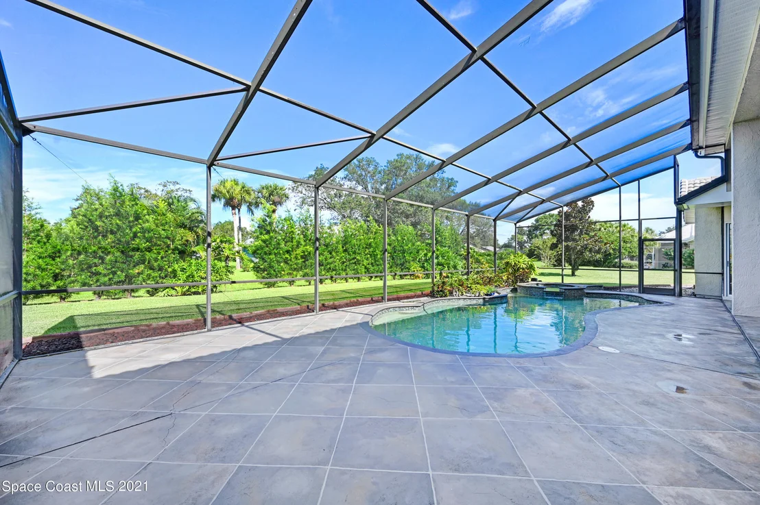Photo of 742 Glengarry Drive