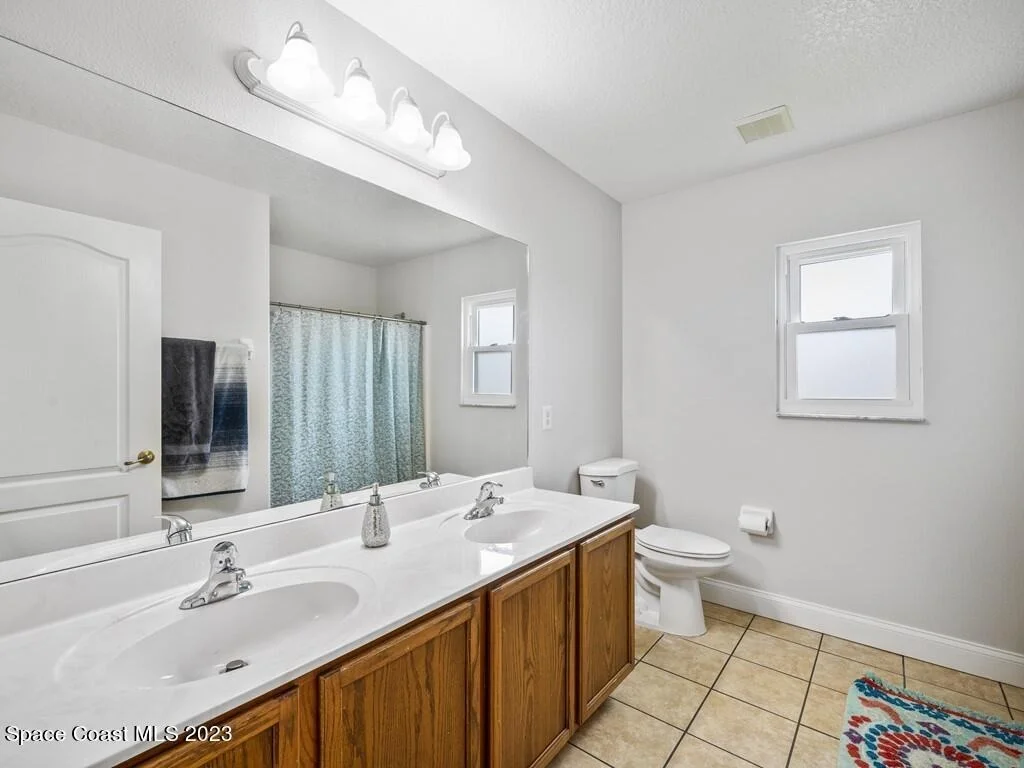 Photo of 3233 Hawthorne Avenue