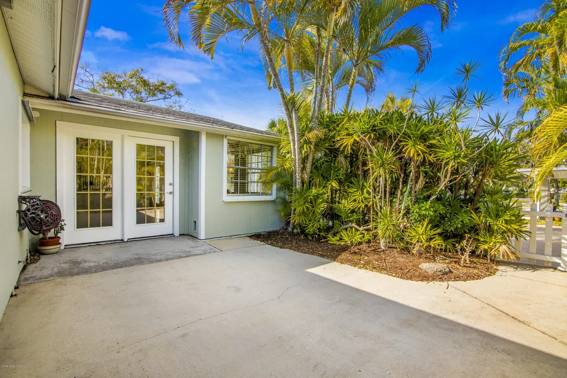 Photo of 572 Royal Palm Drive