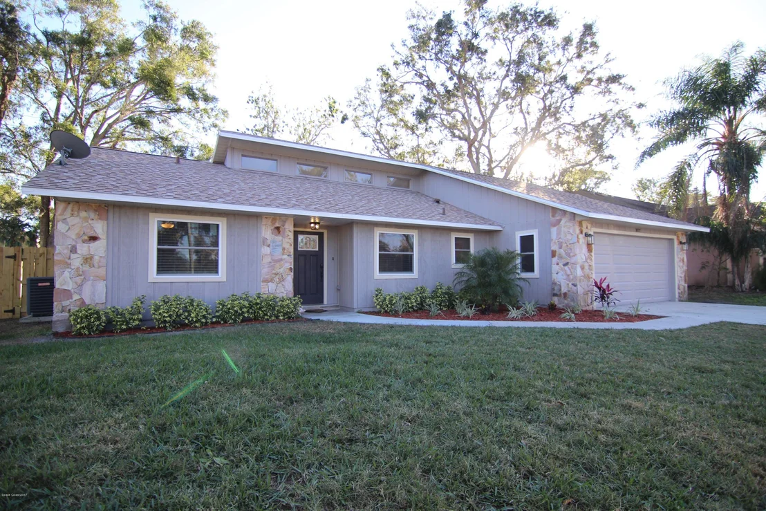 Photo of 1077 Fairlawn Drive