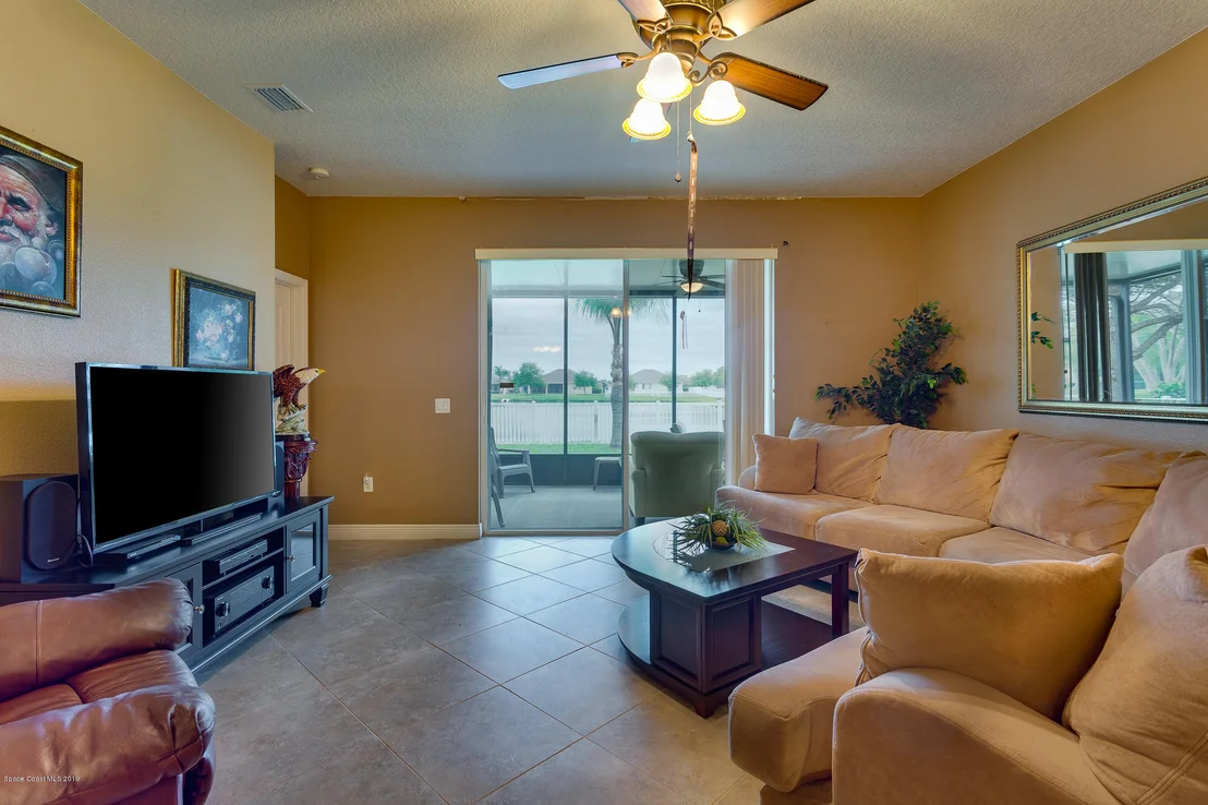 Photo of 1431 Bridgeport Circle