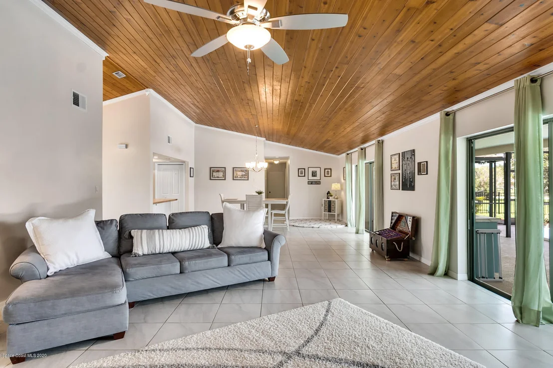 Photo of 980 Long Meadow Lane