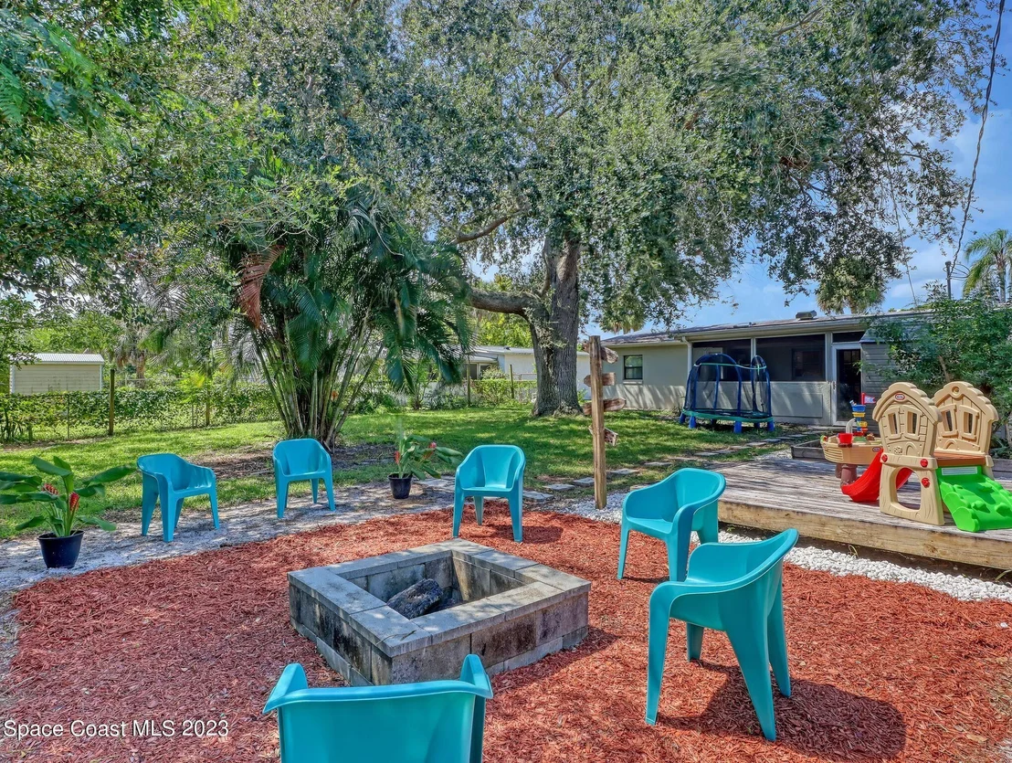 Photo of 695 Teak Drive