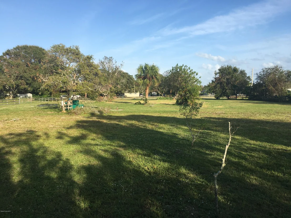 Photo of 8160 Woods