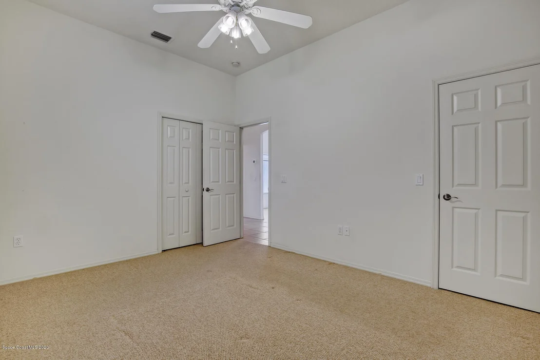 Photo of 975 Pineland Drive