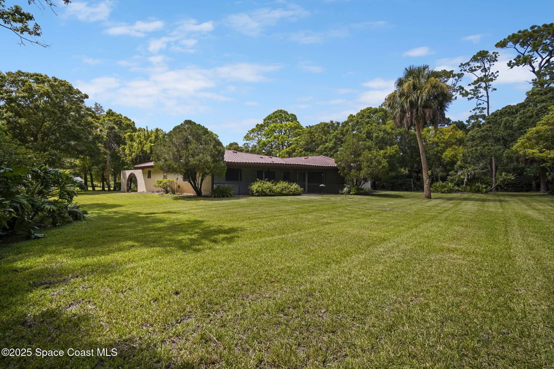 Photo of 1185 Ashlyn Drive