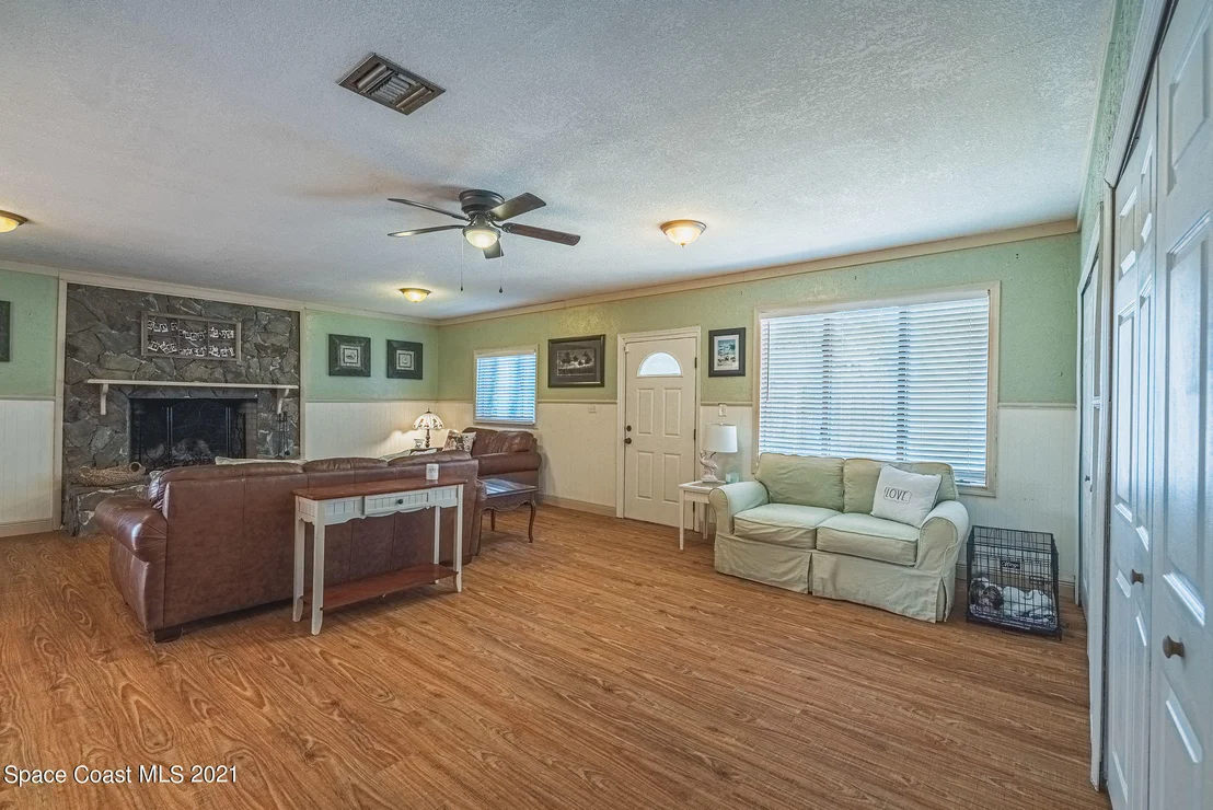Photo of 1545 Echo Drive