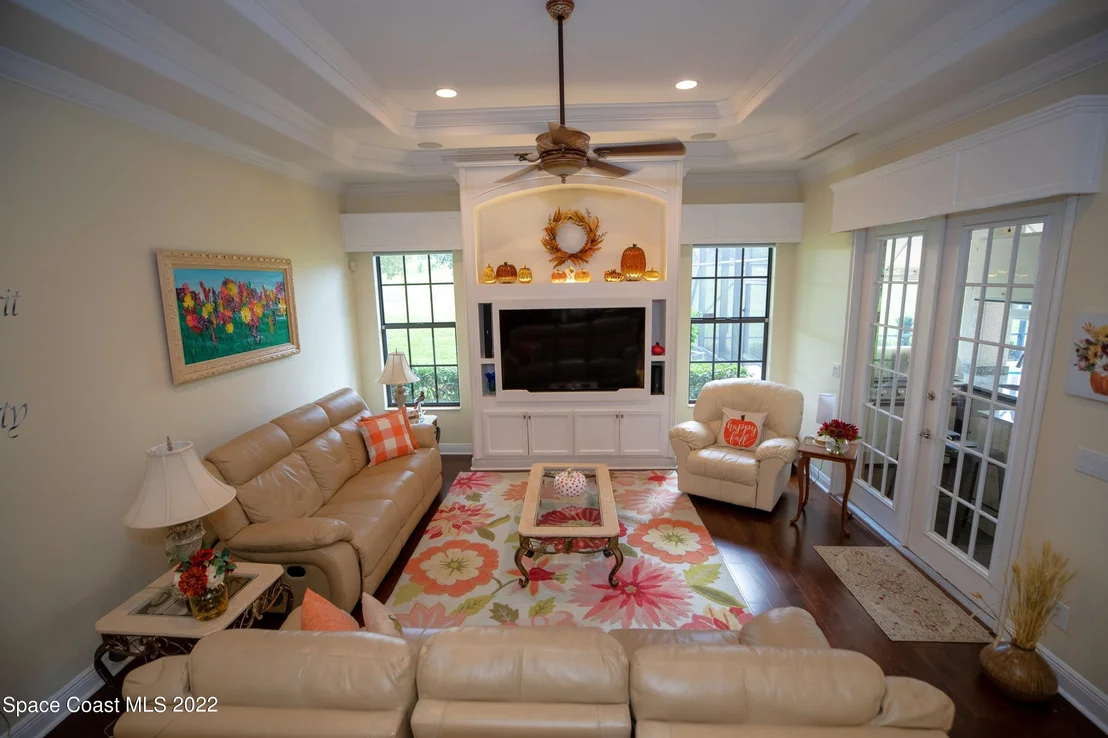 Photo of 2112 Windbrook Drive SE