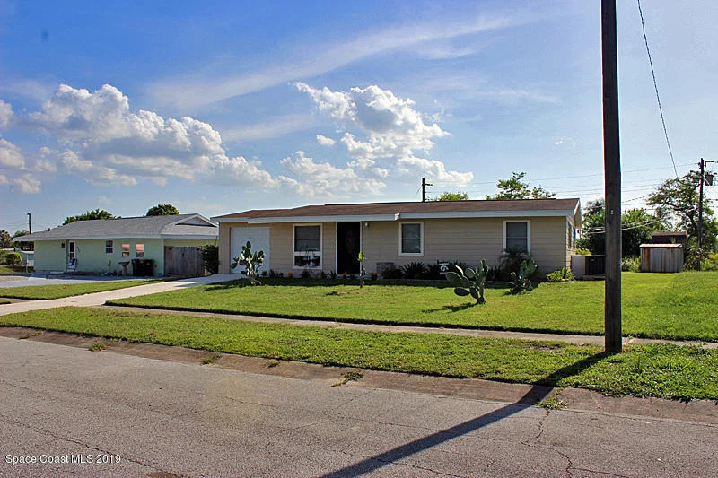 Photo of 812 Badger Drive NE