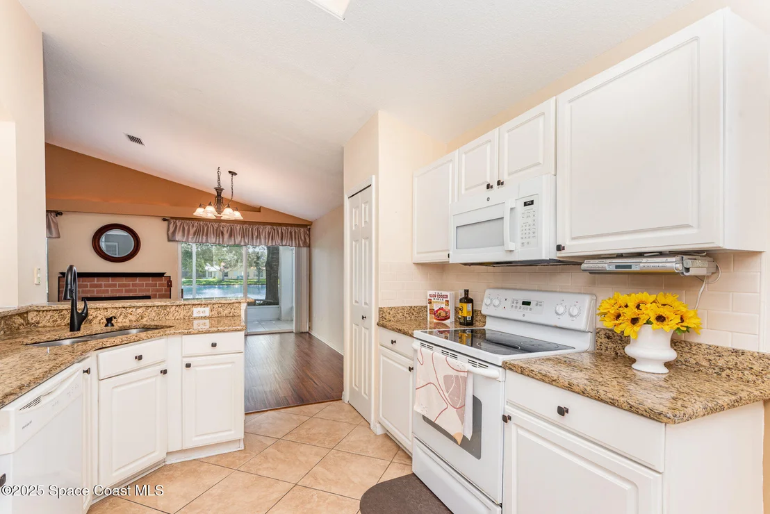 Photo of 2597 Addington Circle