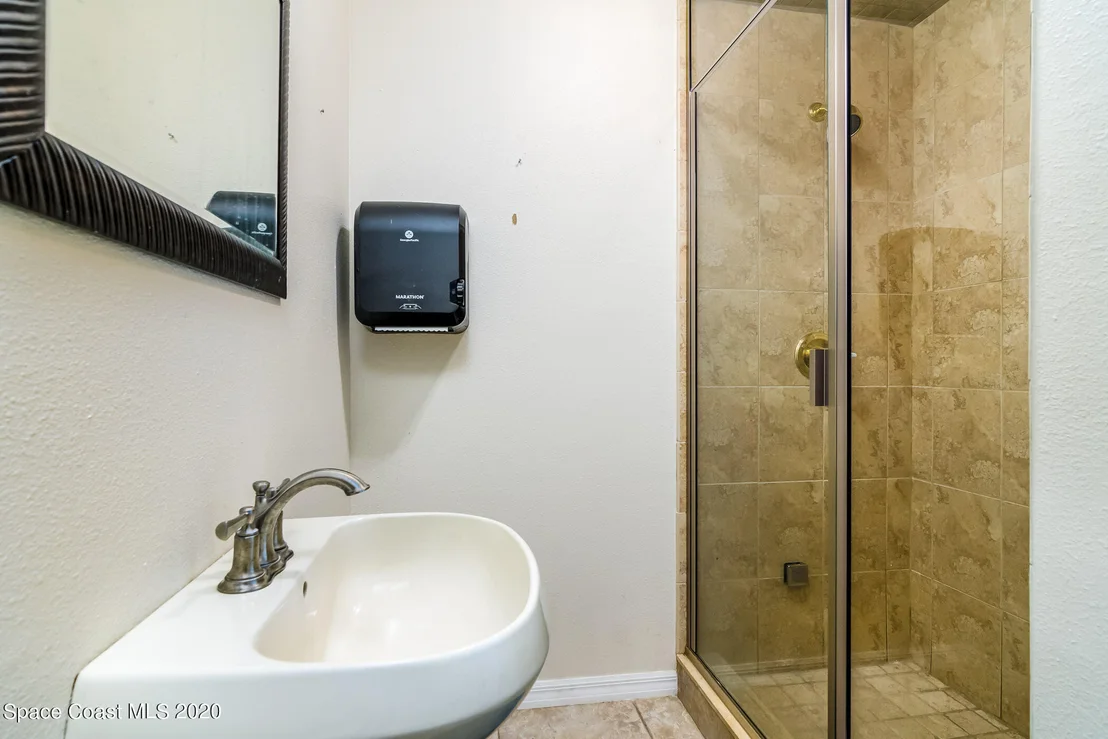 Photo of 4085 Lake Washington Road