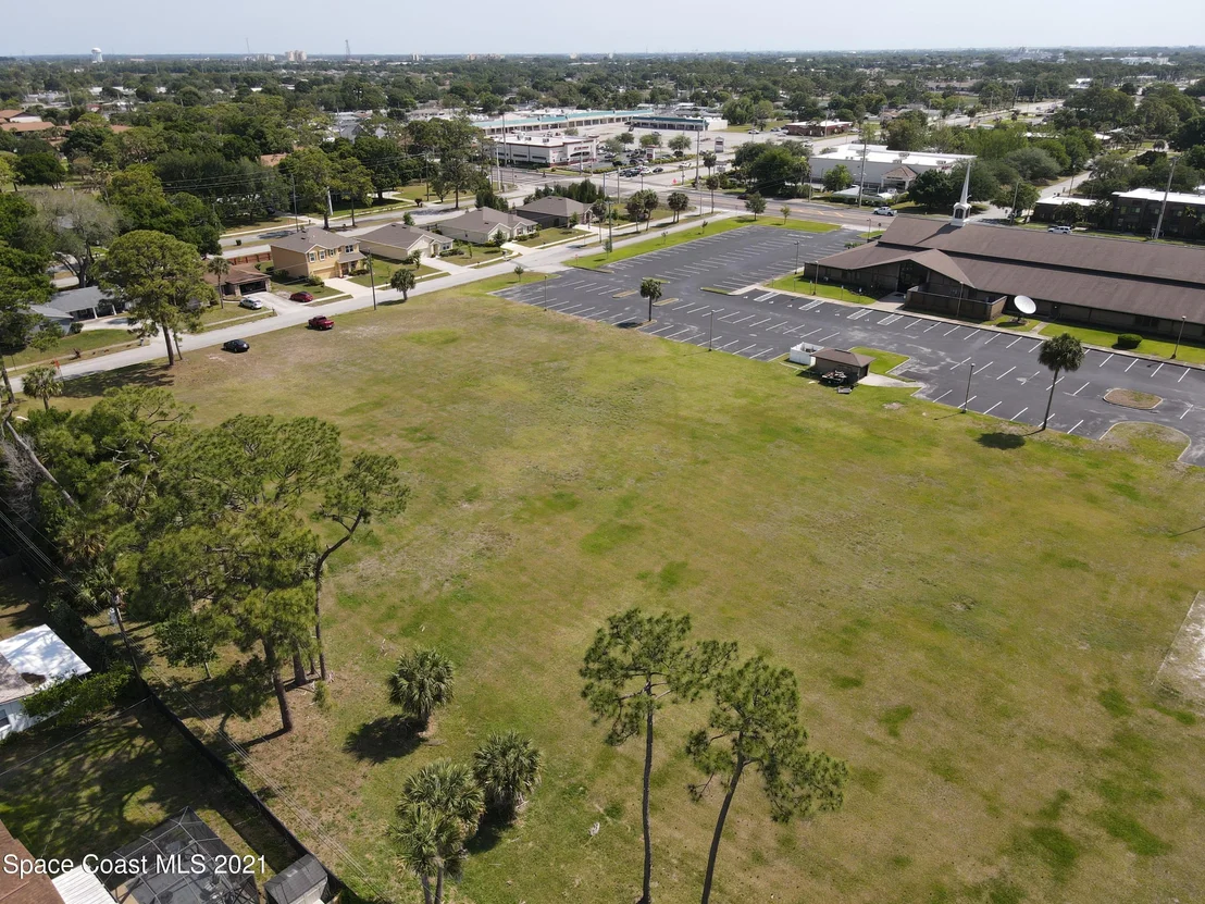 Photo of 1718 Golfview Drive