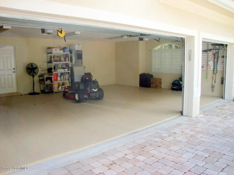 Photo of 6460 South Drive