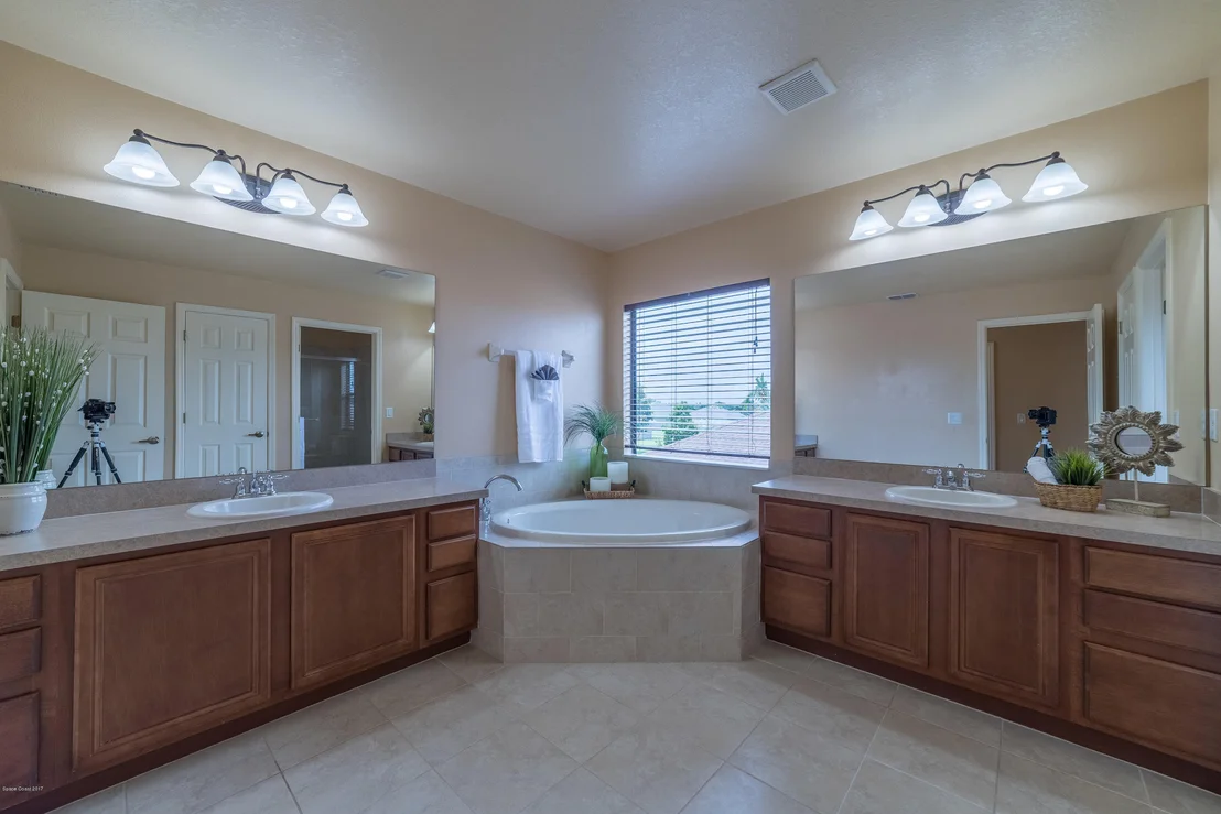 Photo of 980 Whetstone Place