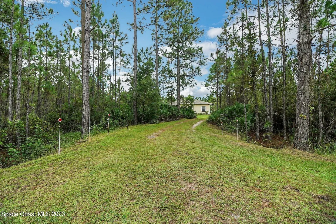 Photo of 1001 Shellcracker Road