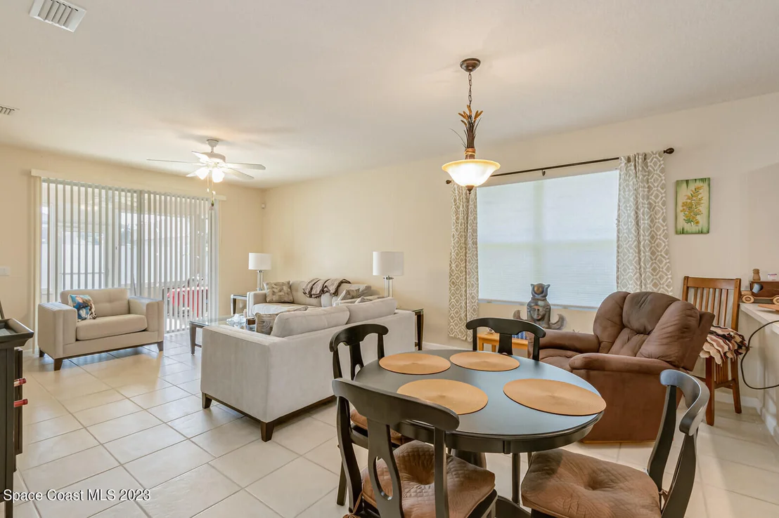 Photo of 881 Benton Drive