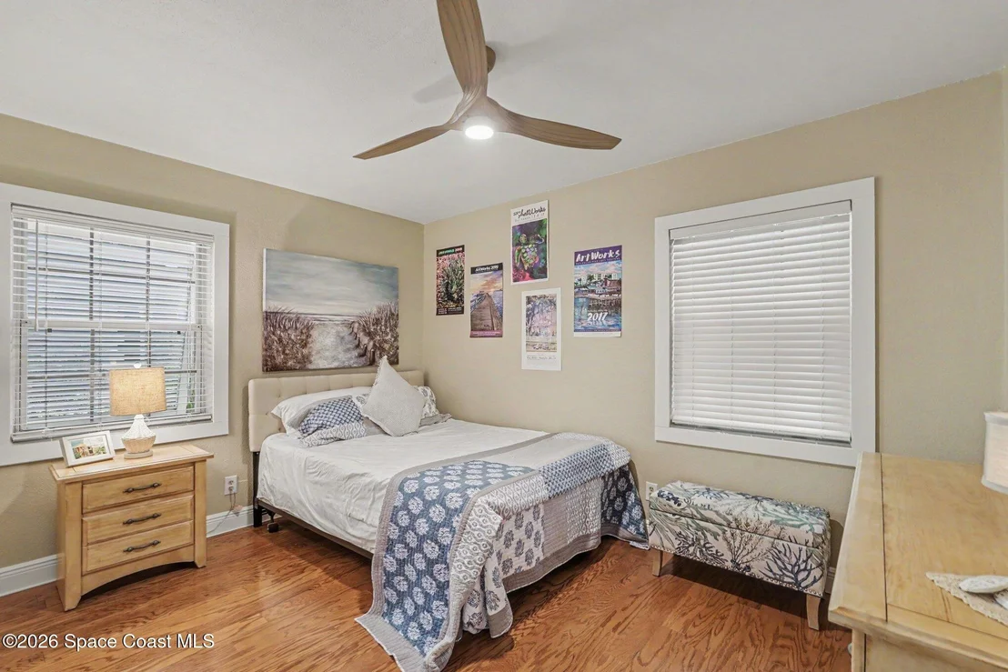 Photo of 565 Old Oak Street