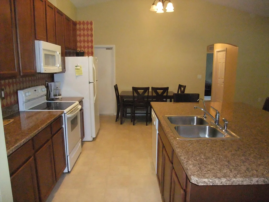 Photo of 1041 Pasadena Road SE