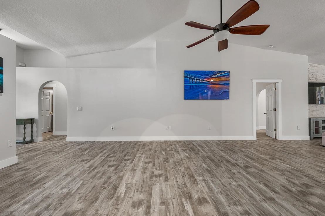 Photo of 1223 White Oak Circle