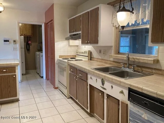 Photo of 701 Bianca Drive NE