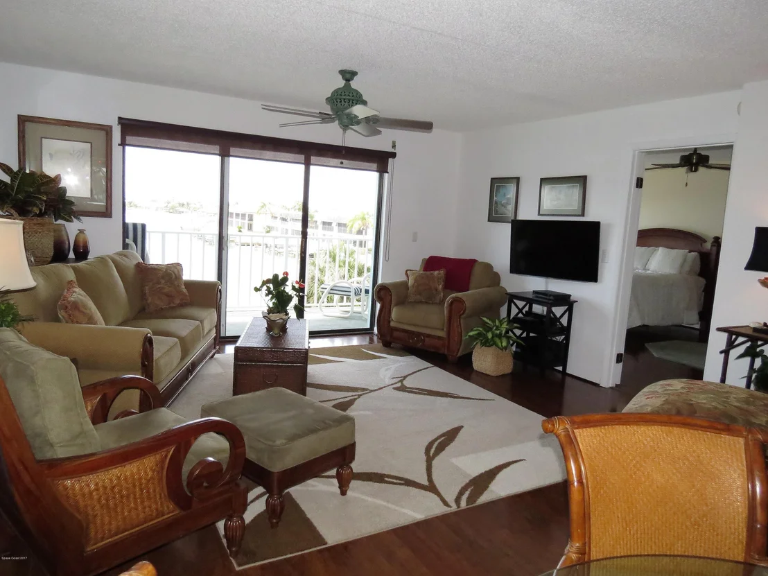 Photo of Unit 2303 at 1750 Commodore Boulevard