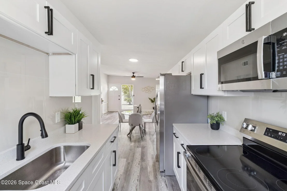 Photo of 1465 Hillcrest Drive