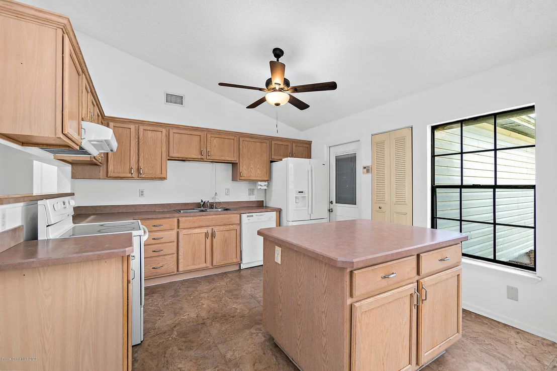 Photo of 6387 Cable Avenue