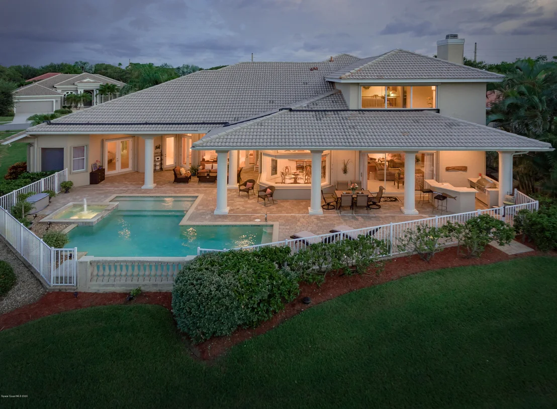 Photo of 422 Flanders Drive