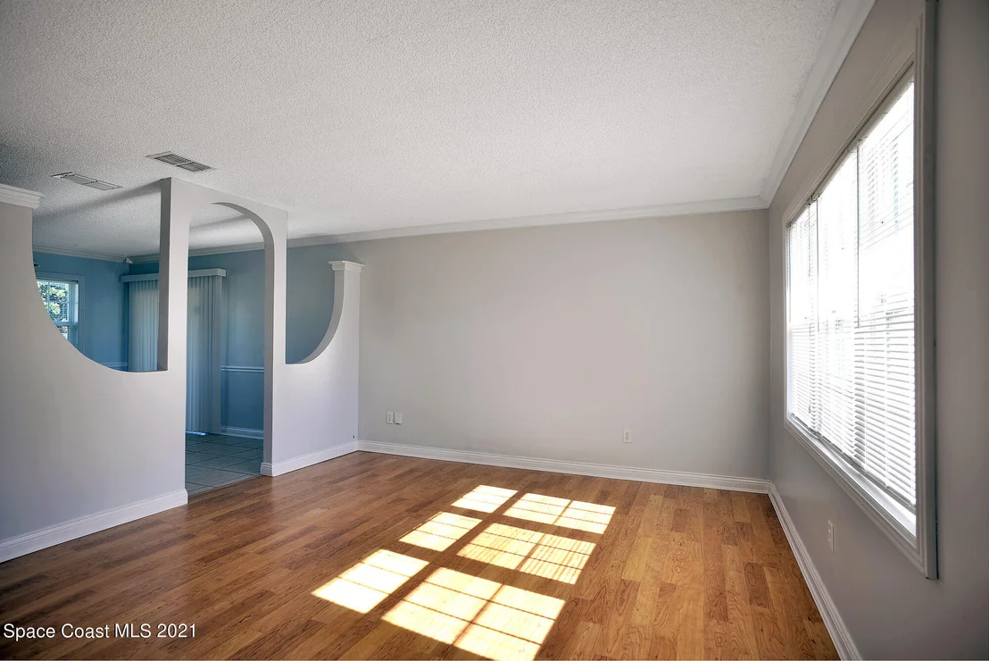 Photo of 999 Chace Lane NE