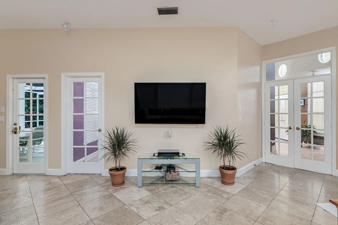 Photo of 4435 Canard Road