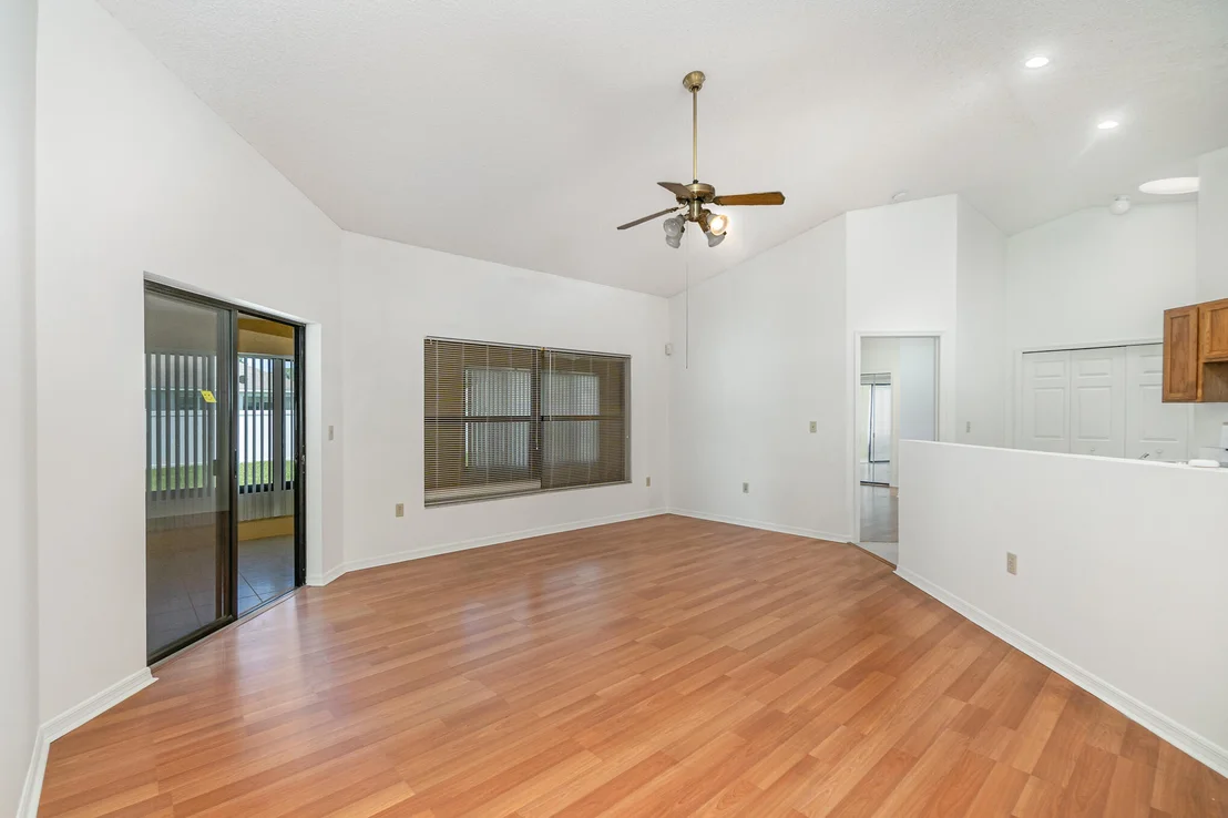 Photo of 569 Balcom Terrace SE