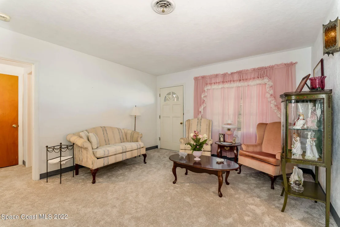 Photo of 667 Ballard Drive