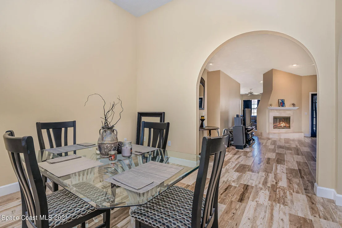 Photo of 1365 Heritage Acres Boulevard