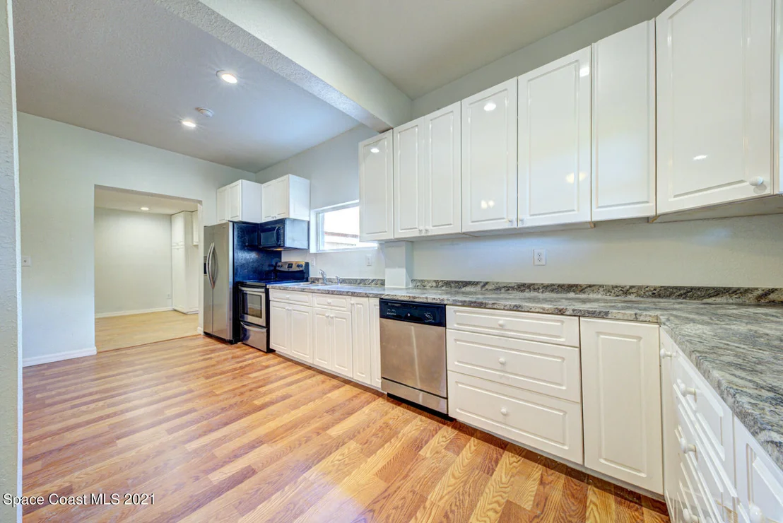 Photo of 651 N Range Road
