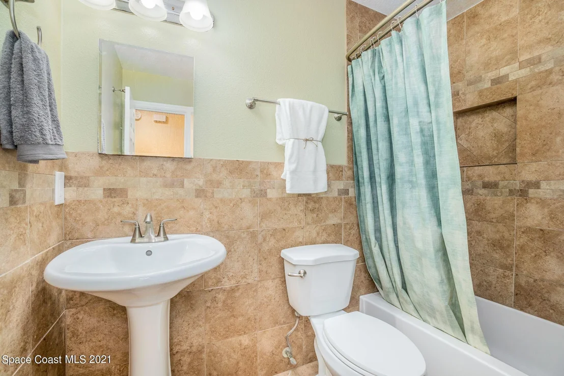 Photo of 1015 Hibiscus Street