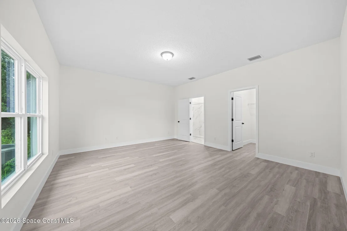 Photo of 1240 Cogan Drive SE
