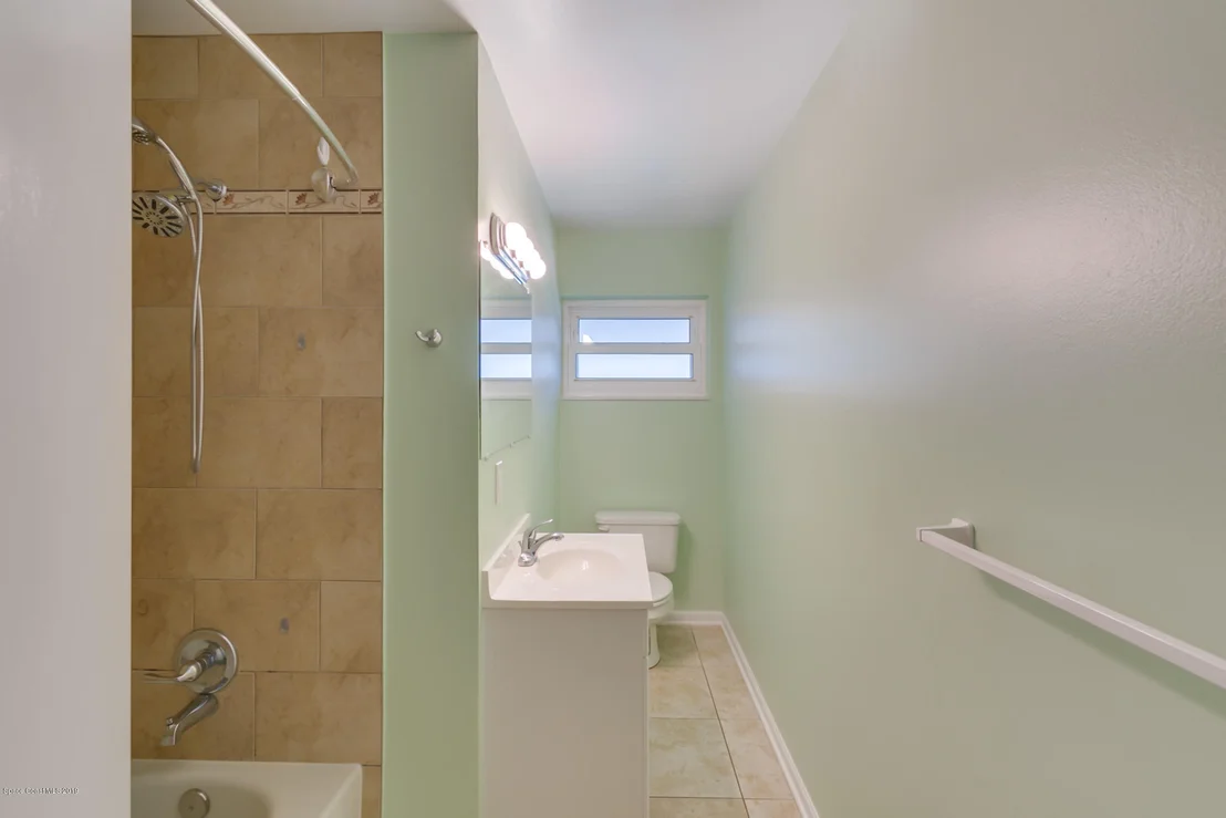 Photo of 2147 Warwick Road