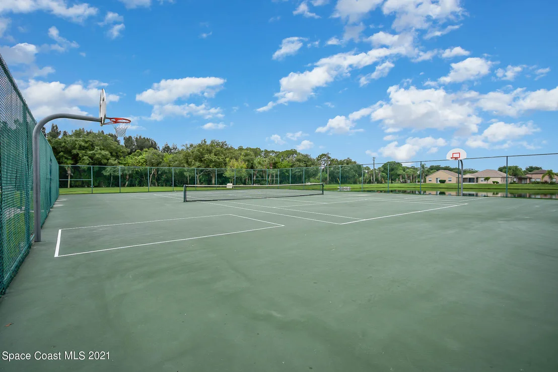 Photo of 215 Dryden Circle