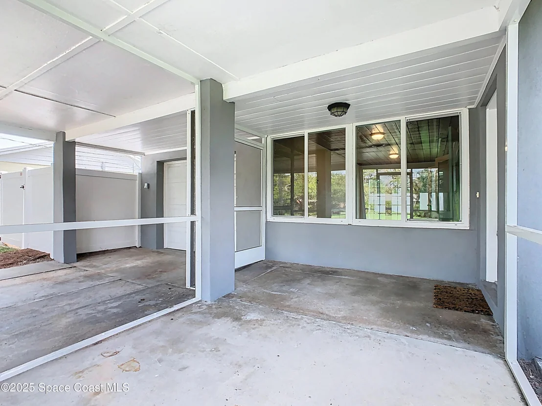 Photo of 819 W Whitmire Drive
