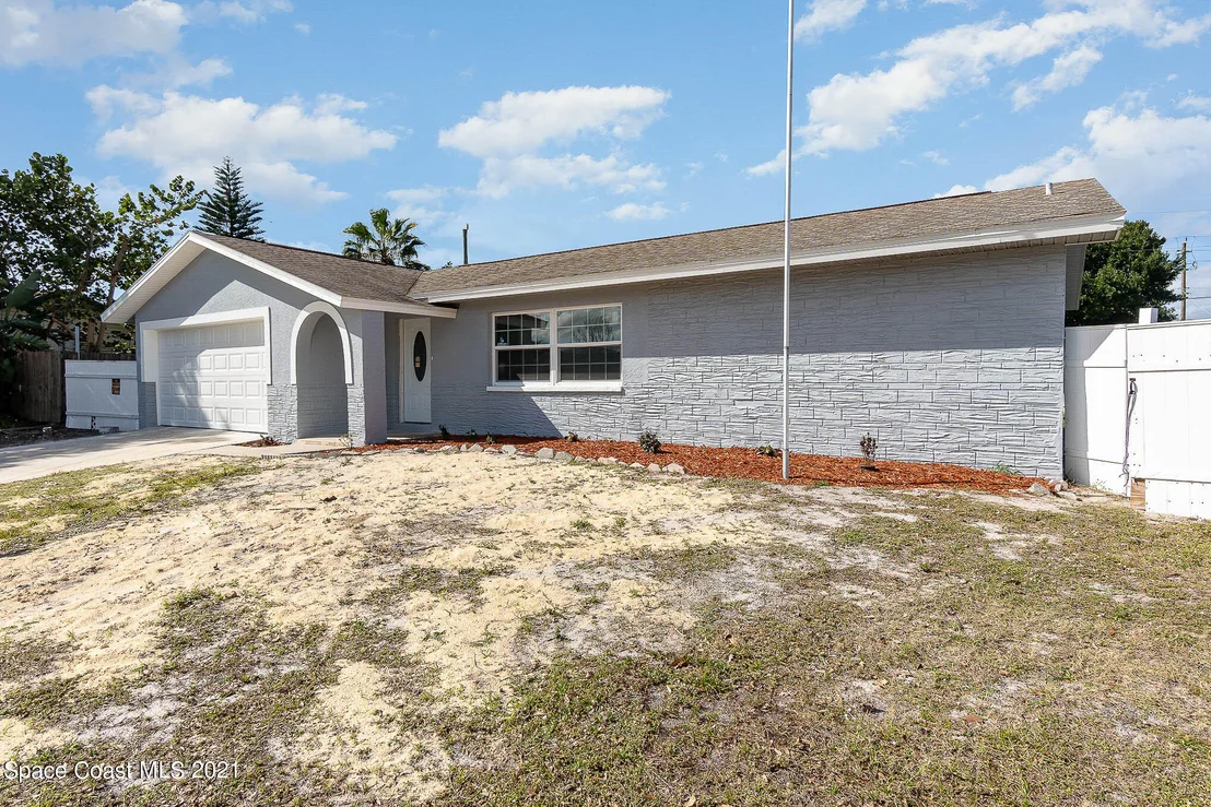 Photo of 646 Ford Circle W