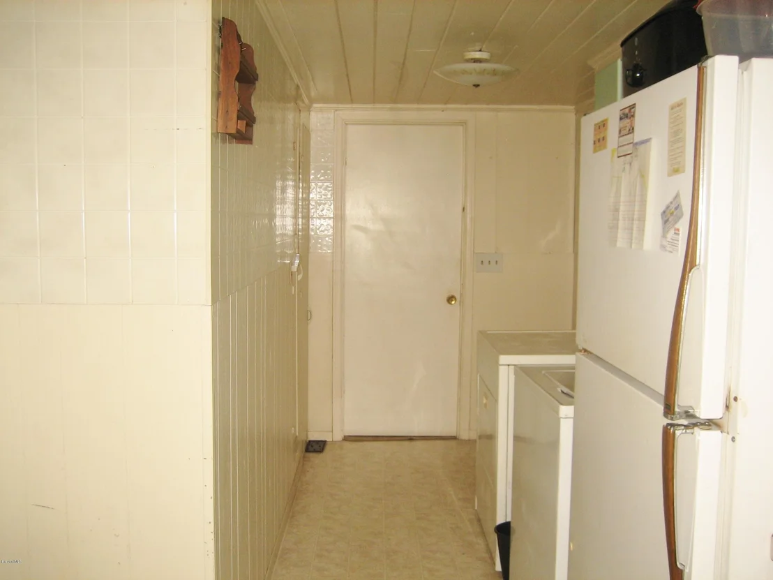 Photo of 551 N Range Road