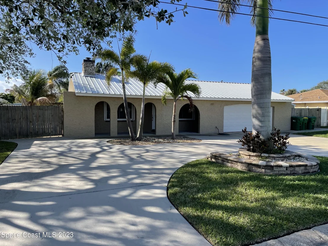 Photo of 387 Carmine Drive