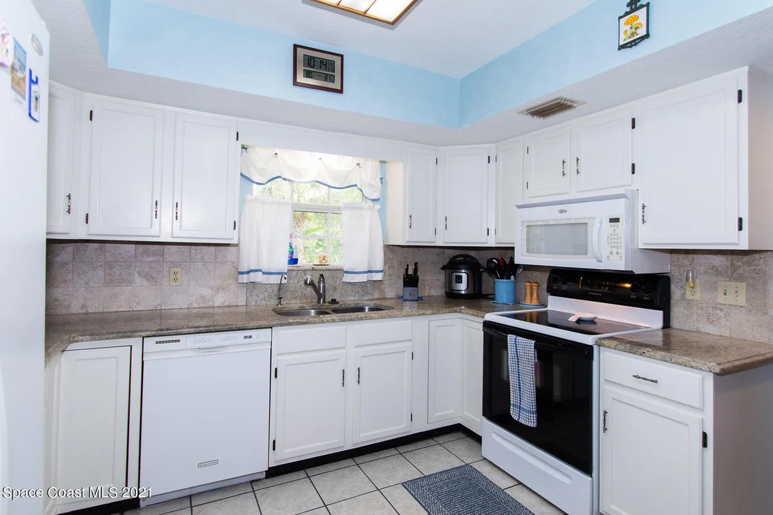 Photo of 1190 Grant Road