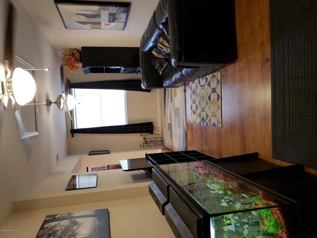 Photo of 945 Lexington Road
