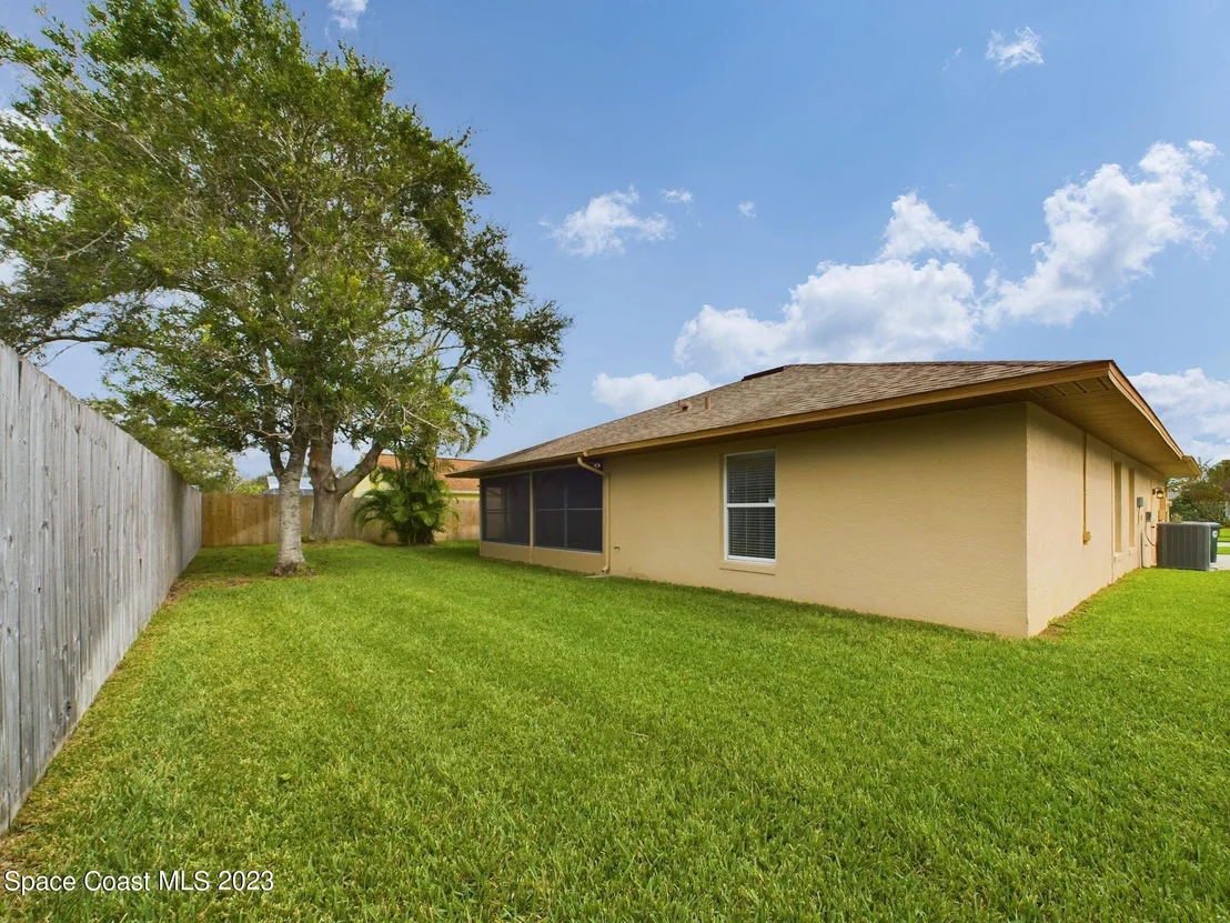 Photo of 1211 Meadow Lake Road