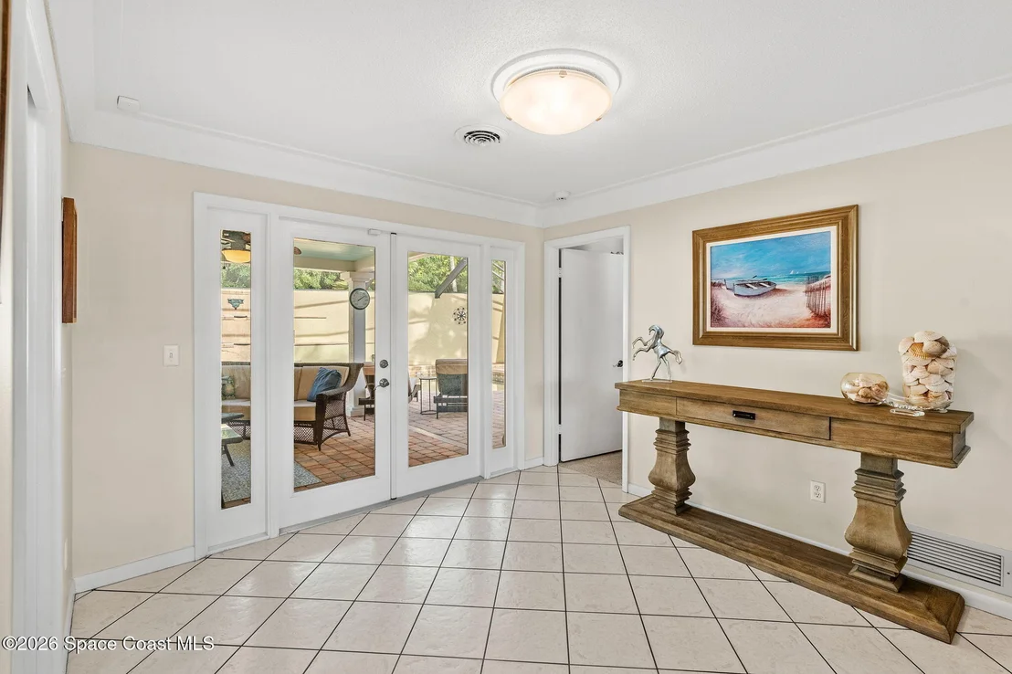 Photo of 704 Malibu Lane