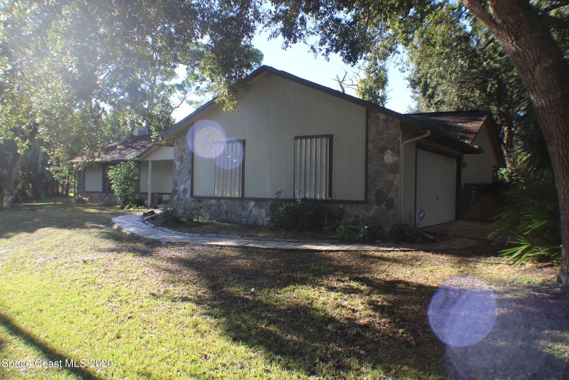 Photo of 150 Oakledge Drive