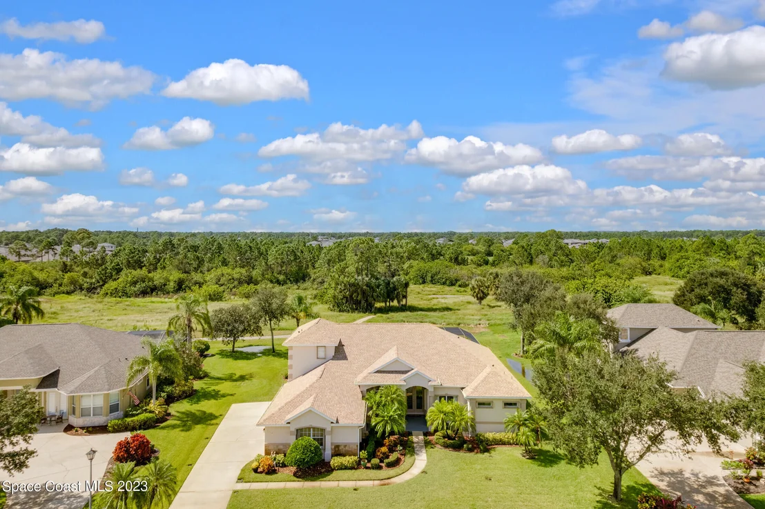 Photo of 2124 Windbrook Drive SE